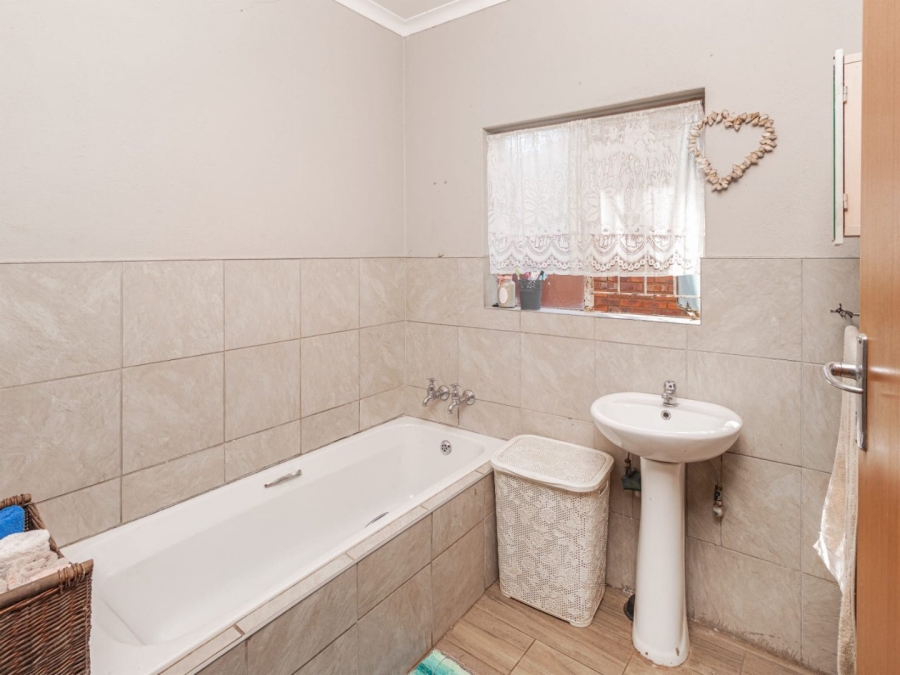 3 Bedroom Property for Sale in Melodie North West